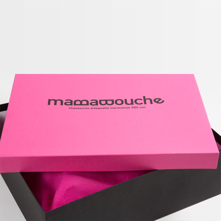 Jolie boîte en carton rose et noire mababouche