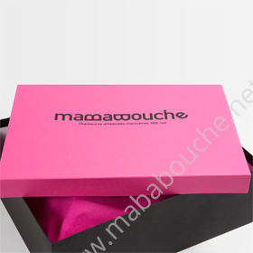 Boîte cartonnée rose et noire mababouche